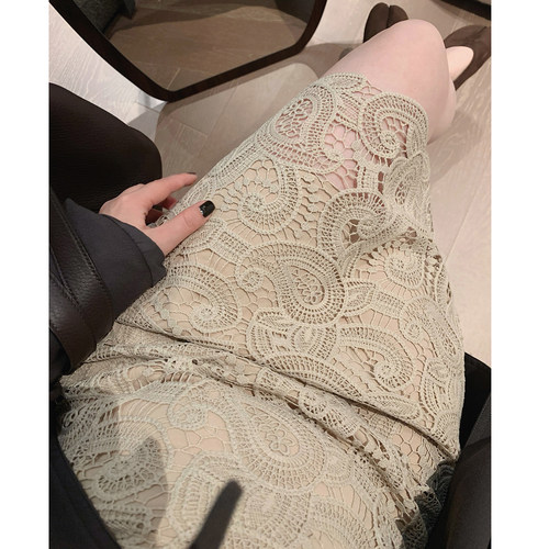 女人味质感刺绣蕾丝半身裙