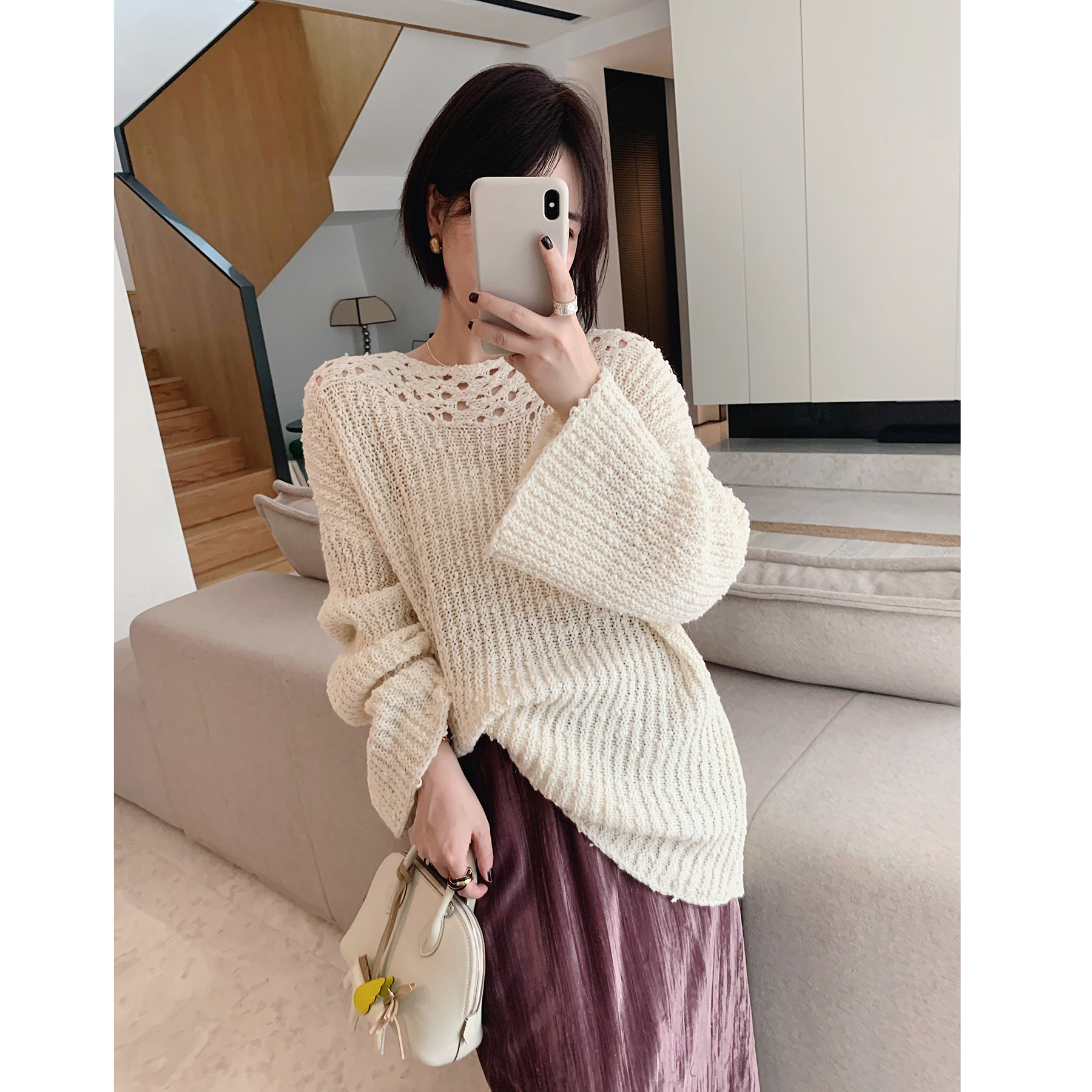 洋气领口镂空宽松毛衣