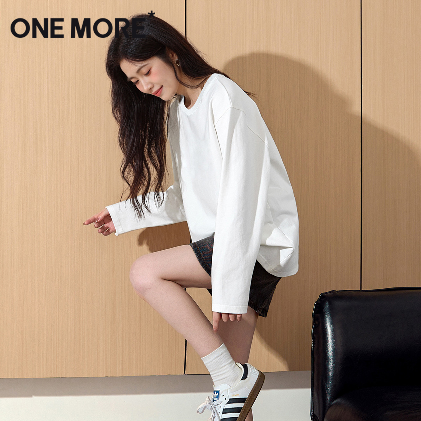 onemore白色长袖t恤女纯棉上衣
