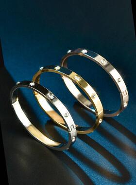 Metal Bracelet for Women欧美镶钻设计感手镯时尚饰品轻奢手环女