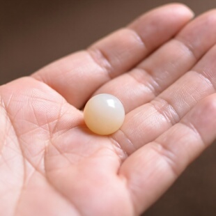 保真天然和田玉俄料蜜糖白玉圆珠单珠配珠14mm