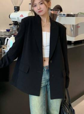 2026春秋季黑色设计感后背开叉小西装女高级感垂感宽松百搭外套