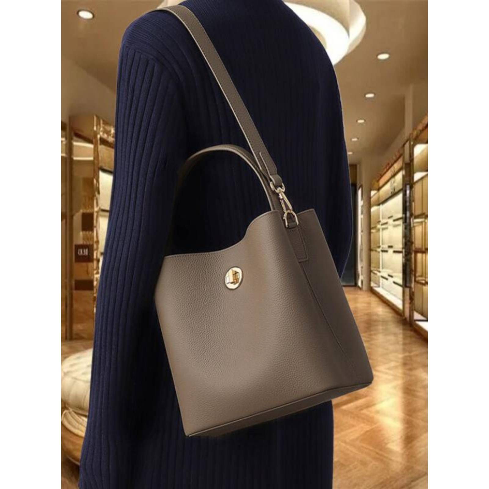 法国专柜MK DN~轻奢包包女士2025新款斜挎女包水桶包冬单肩手提包