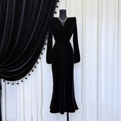 2025秋季新款法式纯色长袖连衣裙