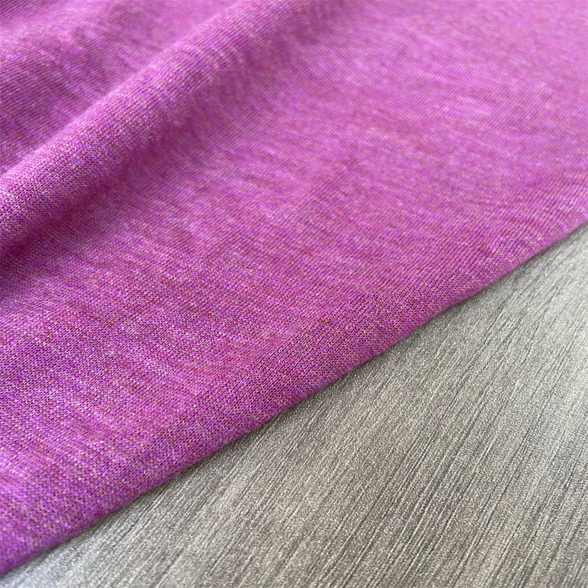 布队混紫色丝光羊毛针织布料