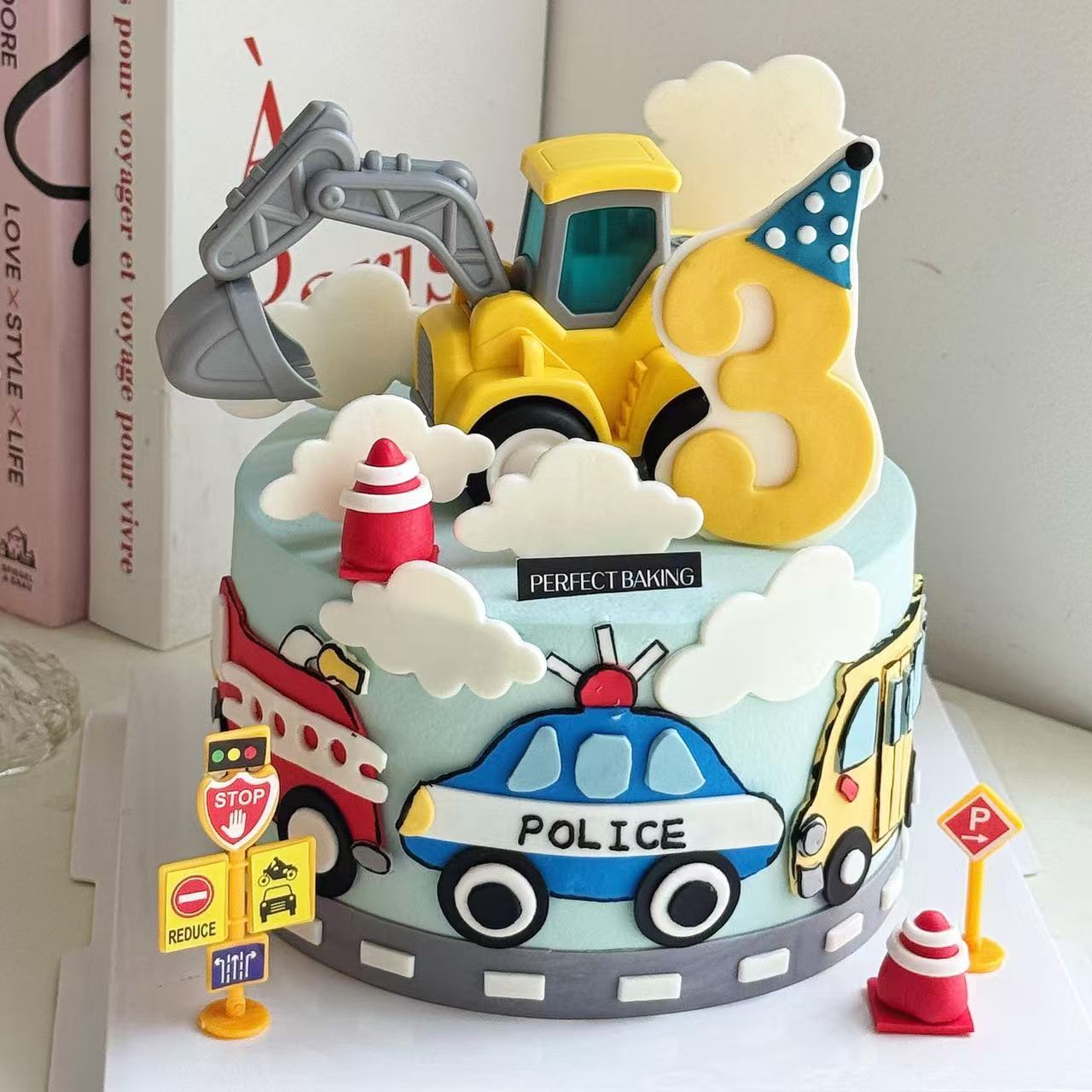 儿童生日挖掘机蛋糕装饰摆件工程车路障挖机警车甜品装扮烘焙插件