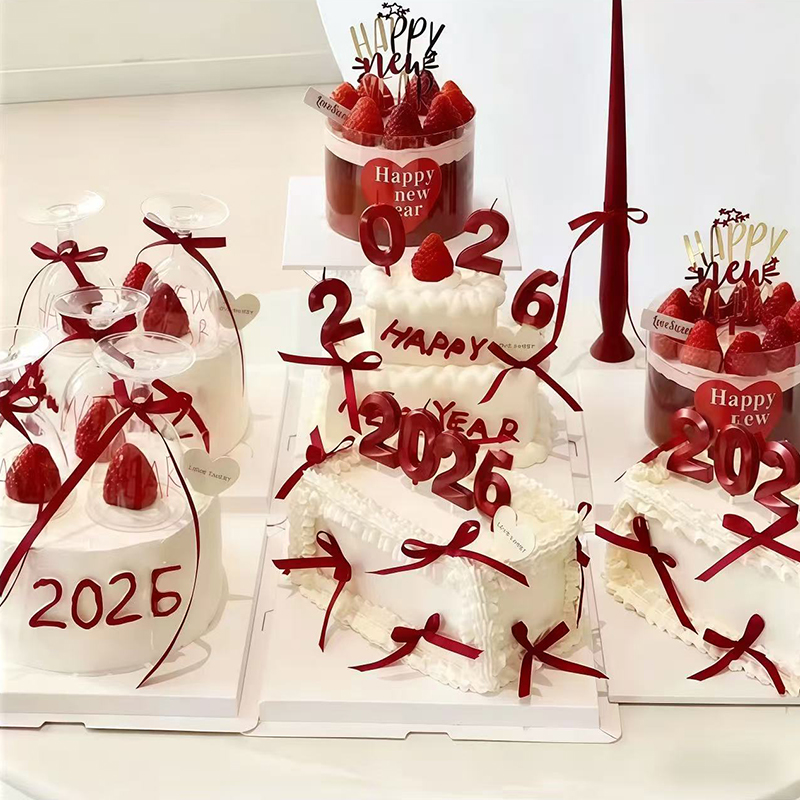 2026红色数字蜡烛跨年蛋糕装饰摆件新年快乐透明红酒高脚杯装扮