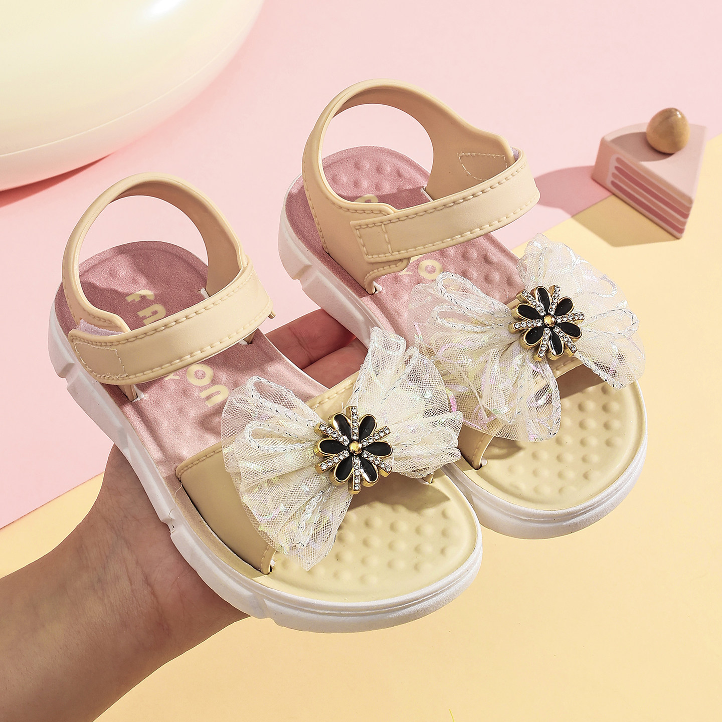 2026年新款儿童凉鞋夏季女童软底公主宝宝防滑沙滩学生可爱塑料鞋