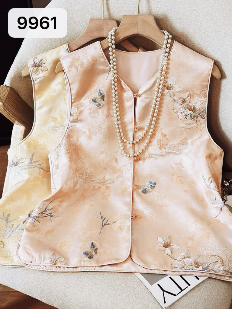 粉色国风马甲新中式缎面提花盘扣马夹女春季刺绣背心外穿坎肩上衣