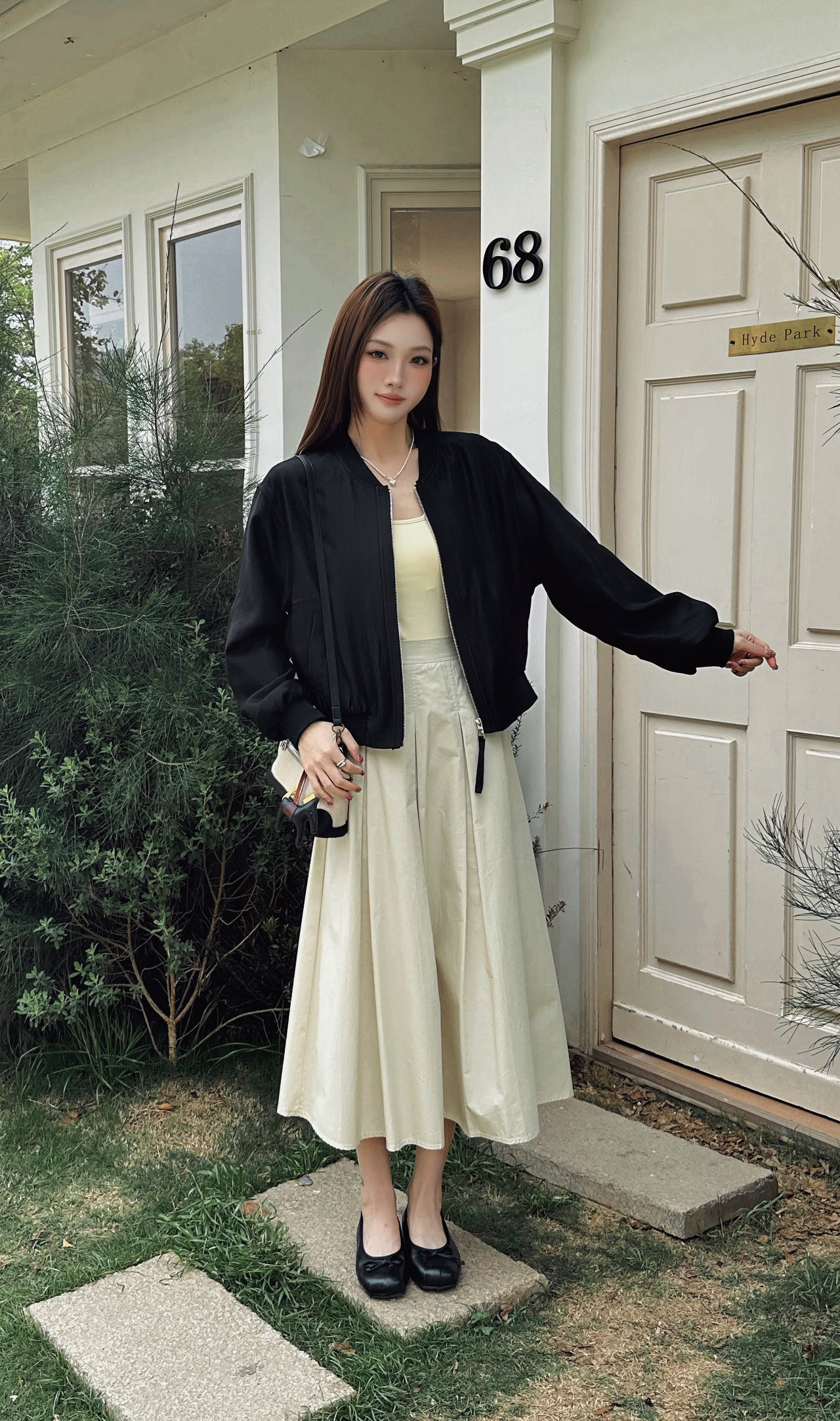 宽松休闲缎面短款外套女2026春季新款白色夹克时尚棒球服上衣