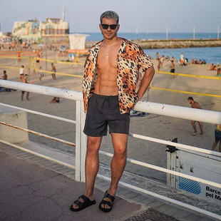 99英磅！英国单男士轻薄防水透气面料松紧腰弹力户外休闲运动短裤