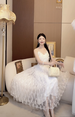 ONE ESTEE【天鹅湾】2025夏季新款法式气质名媛高级感吊带连衣裙