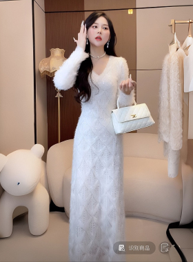 2026秋冬新款白色羽毛3w针刺绣女高级感连衣裙