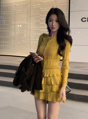 温柔系修身针织长袖上衣套装女秋季新款气质蕾丝短裙设计感显瘦