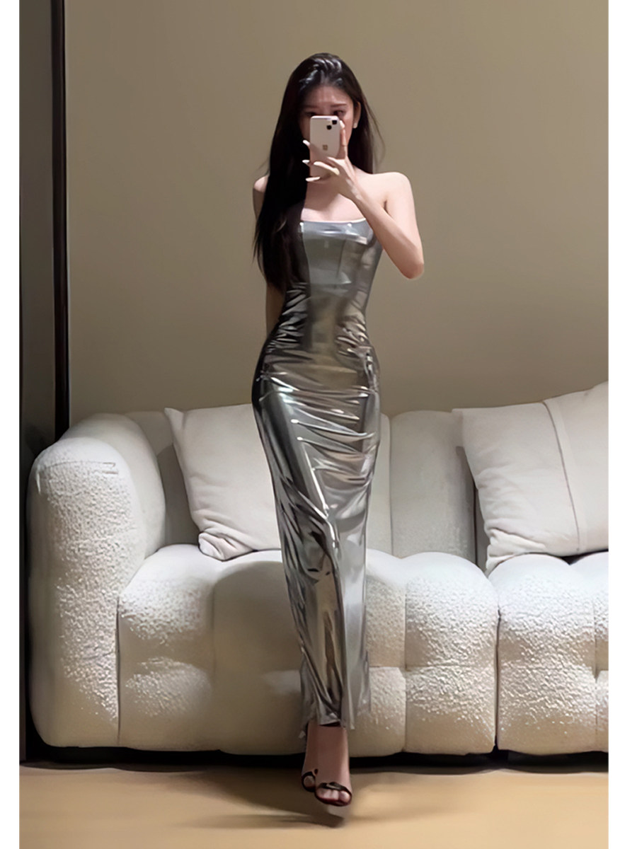 有货2025夏季金属感亮面辣妹修身吊带抹胸连衣裙高级感轻熟礼服裙