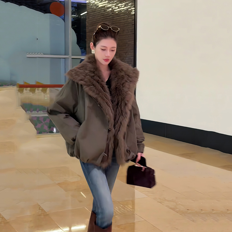 轻奢仿狐狸毛领派克服牛角扣女