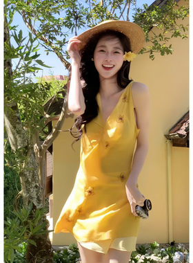 夏季新品！法式气质黄色无袖连衣裙女V领A字裙多巴胺穿搭小个子