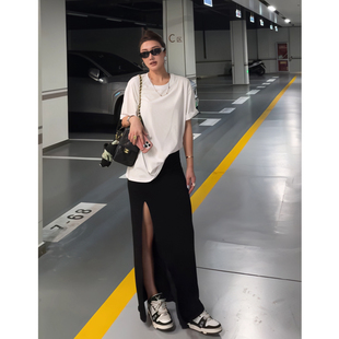 现货一套！都市松弛感~百搭高腰前开叉半身长裙+纯色短袖T恤套装