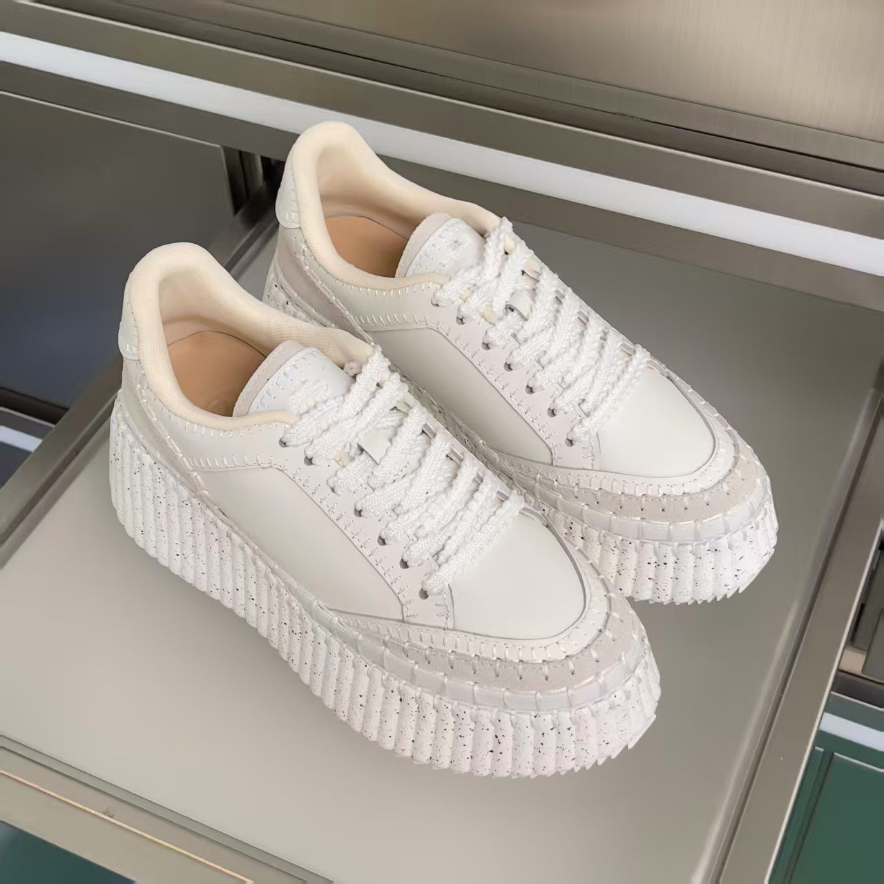 Super Rare高定 真皮厚底小白鞋女人26新款车缝线系带休闲饼干鞋