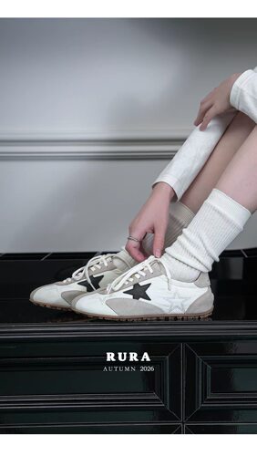 rura小众复古圆头平底德训鞋女2026新款透气百搭软底内增高阿甘鞋