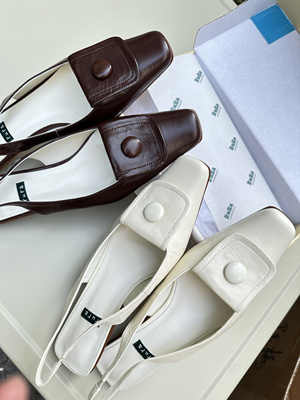 rura方头纽扣单鞋女2024春秋新款法式复古后空松紧带浅口小跟女鞋