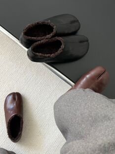 gelly原创女鞋2026年新款分趾羊羔绒毛毛鞋真皮厚底休闲勃肯鞋女