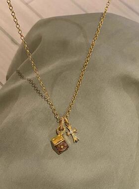 2026小红书爆款十字架项链女款克罗元素吊坠高级感轻奢锁骨链