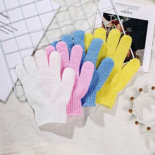 Bathing gloves, scrubbing towels, rubbing the back with mud