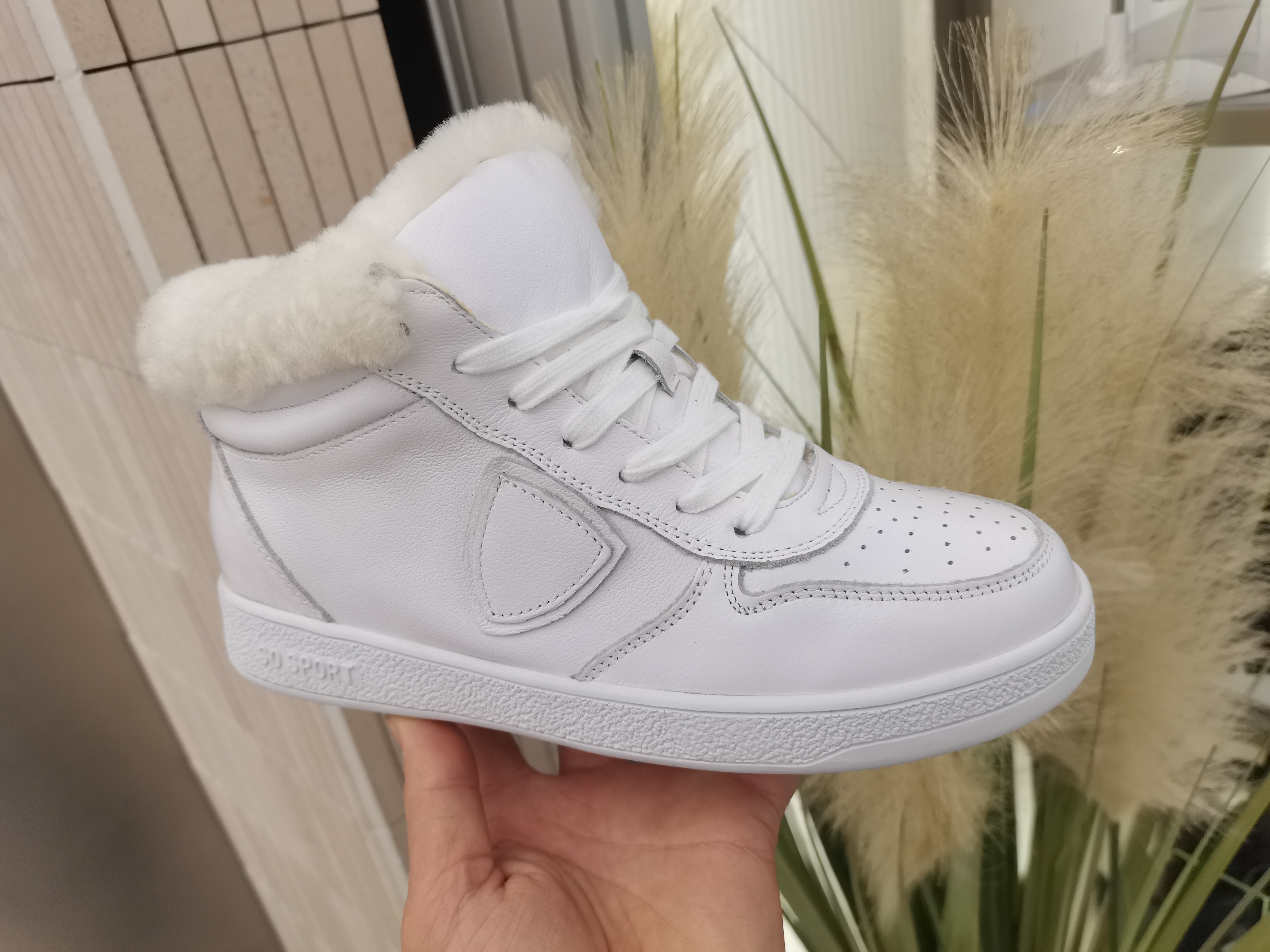 2026新款真皮女鞋皮毛一体雪地鞋防滑加绒保暖棉鞋运动休闲小白鞋