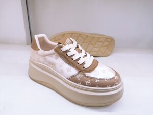 2024夏季新款真皮女鞋学院风洋气单鞋透气网厚底小白鞋圆头休闲鞋