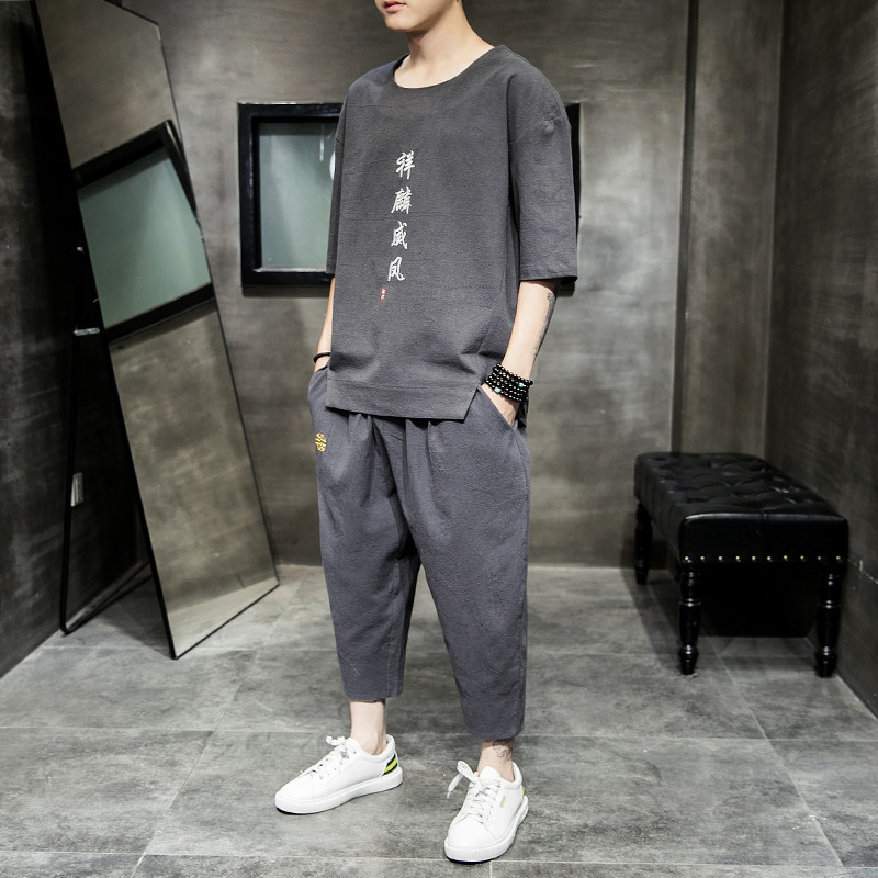 남성용 플러스 사이즈 플러스 사이즈 트렌디 브랜드 뚱뚱한 남자 투피스 세트 스포츠 반팔 티셔츠 7부 바지를 위한 중국 스타일 면화 및 린넨 정장