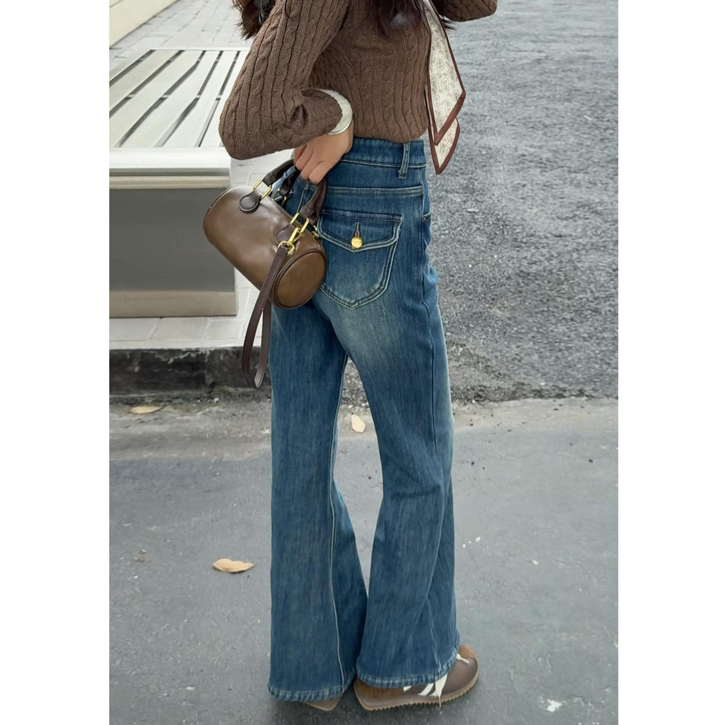 不贴腿微喇牛仔裤女小个子梨型身材喇叭裤大尺码胖mm显瘦宽松直筒