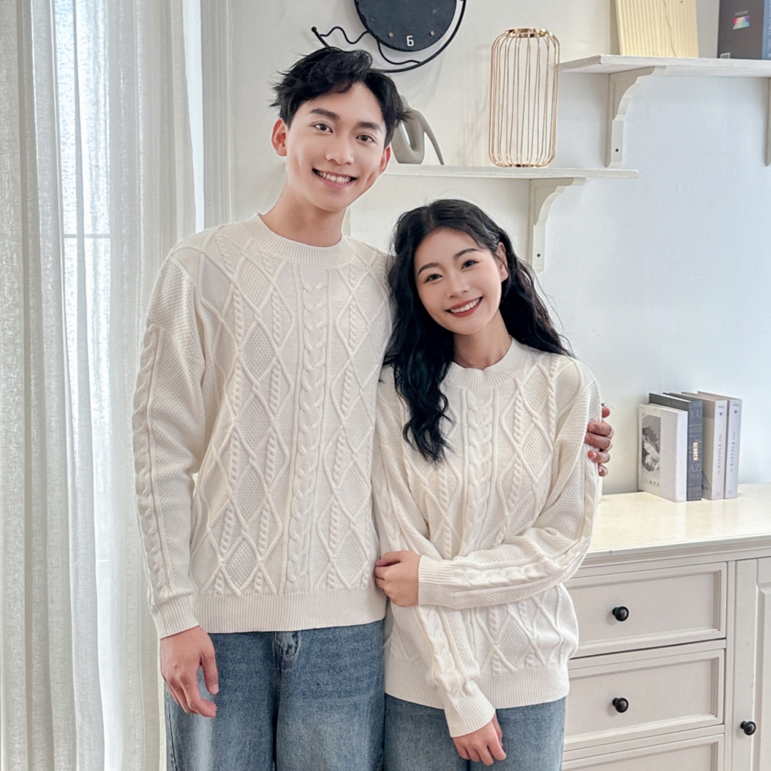情侣装秋冬季2025新款白色毛衣拍结婚登记照领证订婚新年穿搭过年
