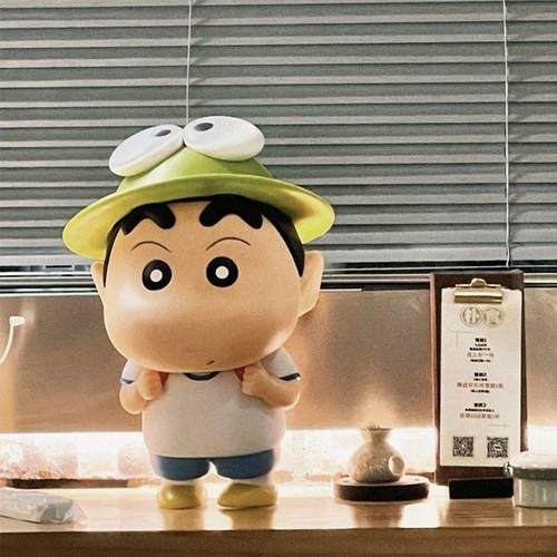 蜡笔小新手办青蛙小新玩偶桌面车载趣味摆件卡通公仔生日礼物装饰