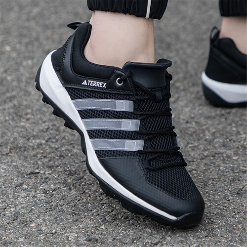 Adidas阿迪达斯男女户外徒步鞋