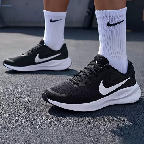 Nike耐克男鞋公路跑步鞋