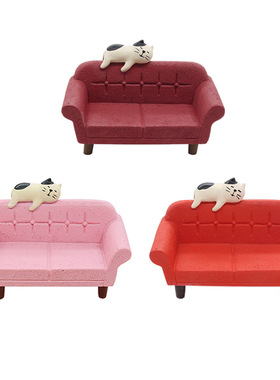 复古风红沙发趴睡微缩树脂小摆件