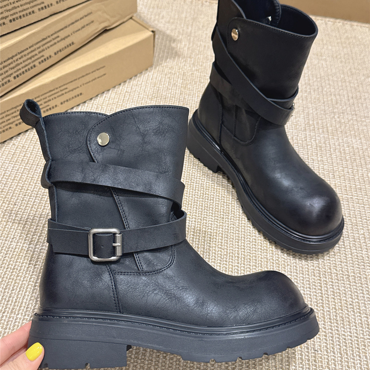 真皮英伦风皮带扣中筒厚底粗跟西部骑士靴女春秋百搭马丁靴时装靴,女鞋,骑士靴,淘宝优惠券,粉丝福利购,淘宝优惠卷