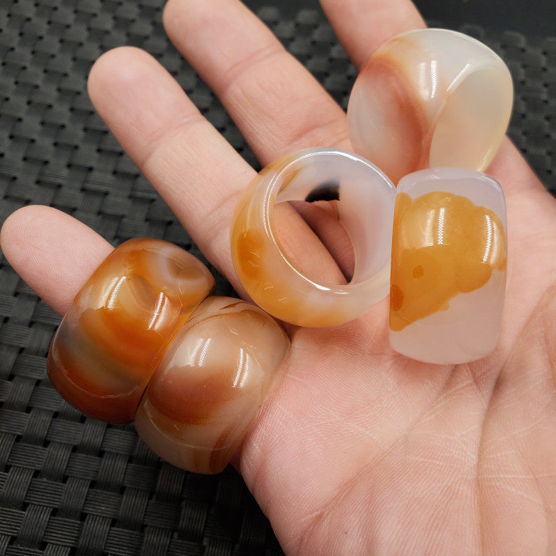 天然玉石a货俏色玛瑙玉髓戒指多色玛瑙戒指加宽玉髓戒指玉指环,珠宝/钻石/翡翠,手饰,淘宝优惠券,粉丝福利购,淘宝优惠卷