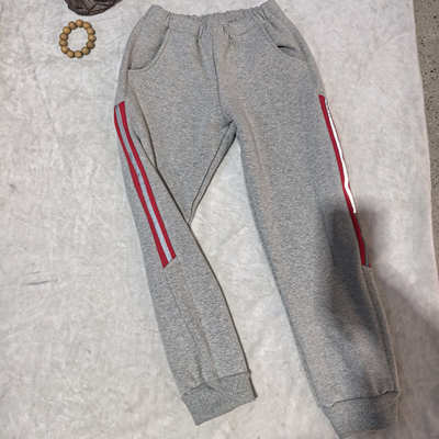 辽宁省本溪市联丰小学浅灰色加绒裤中间半截宽红底一反光收口校裤