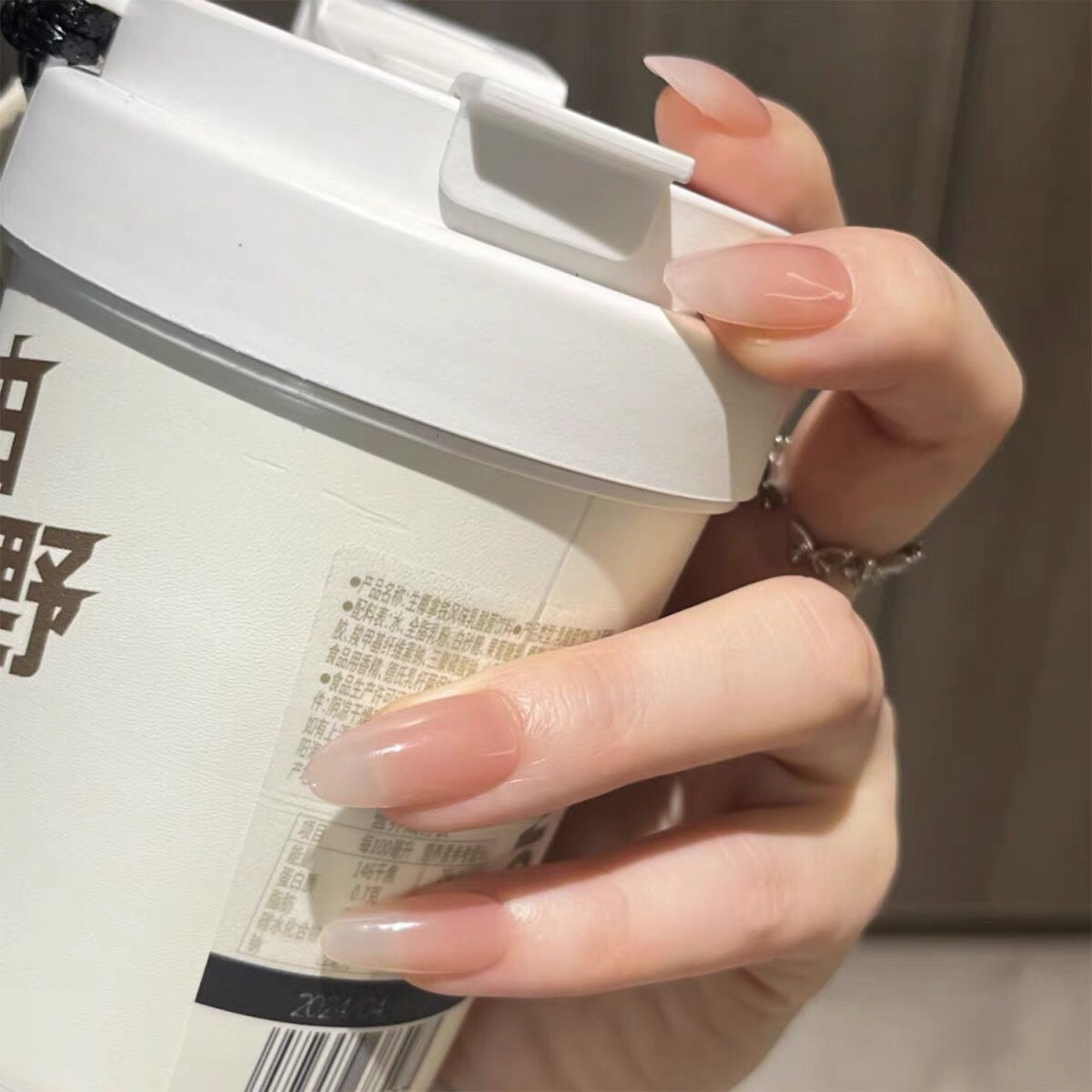 甄嬛华妃娘娘摸脸冰透粉中长款纯手工穿戴甲椭圆裸粉温柔显白美甲