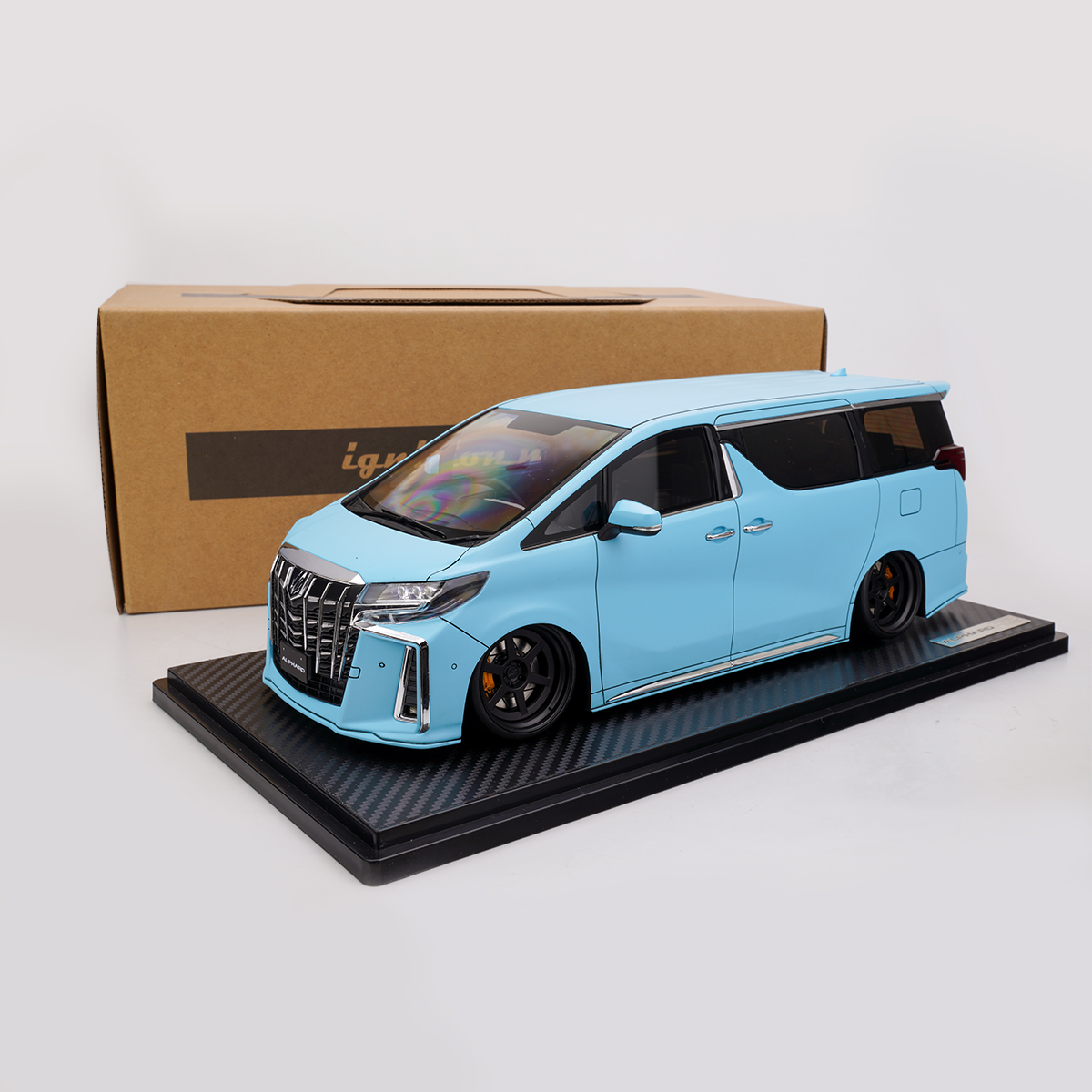 IG1:18丰田埃尔法 Alphard light blue保姆车汽车模型摆件收藏-封面