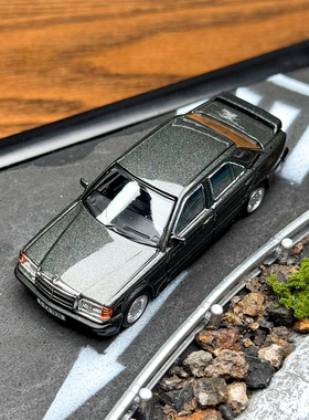Tarmac Works TW 1:64 奔驰Mercedes-Benz 190 E 蓝黑色 合金车模