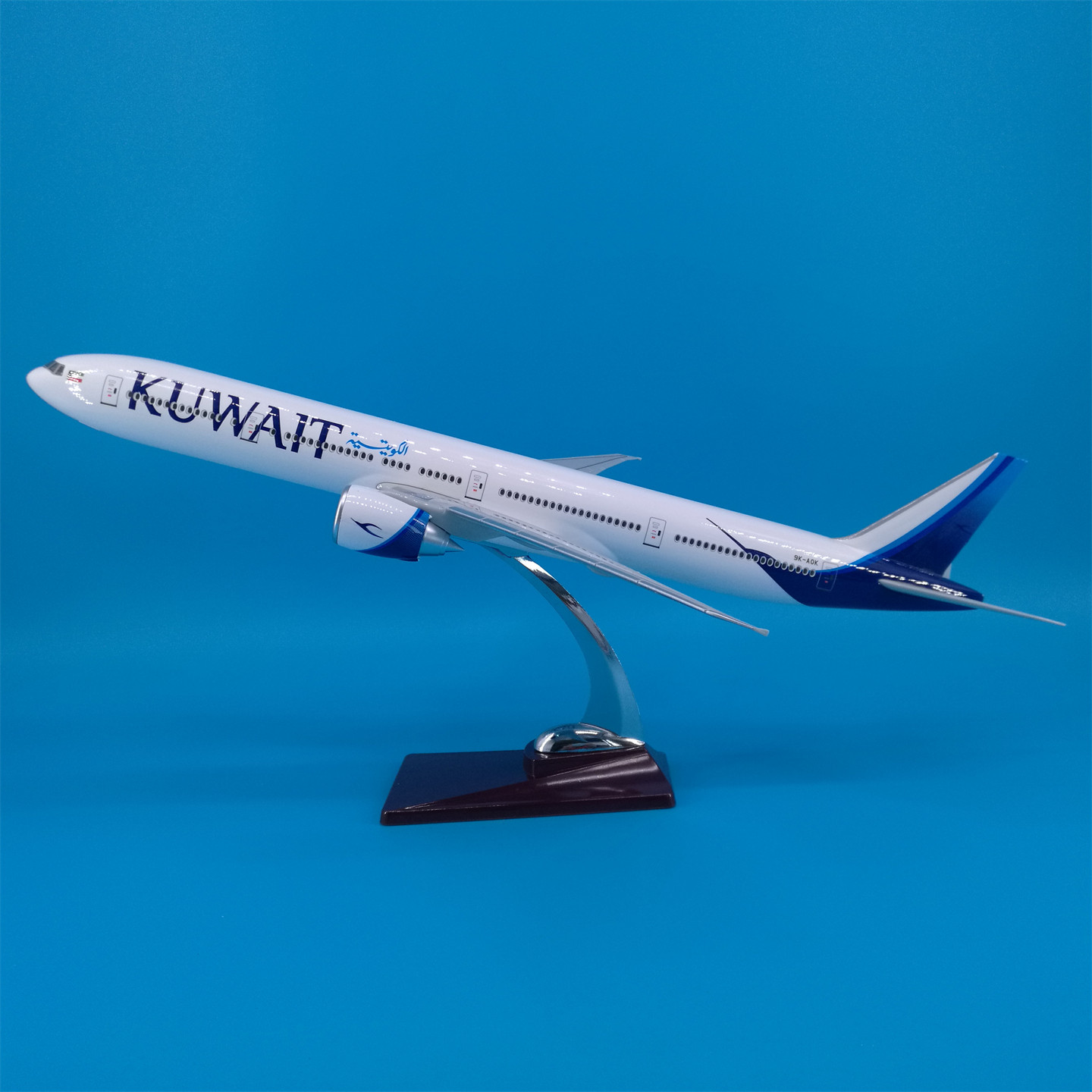 47cm科威特B777飞机模型摆件礼品