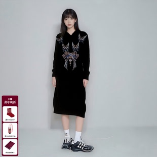 TCH时尚 连衣裙女T75D30E1056 烫钻黑色休闲风宽松针织连帽中长款