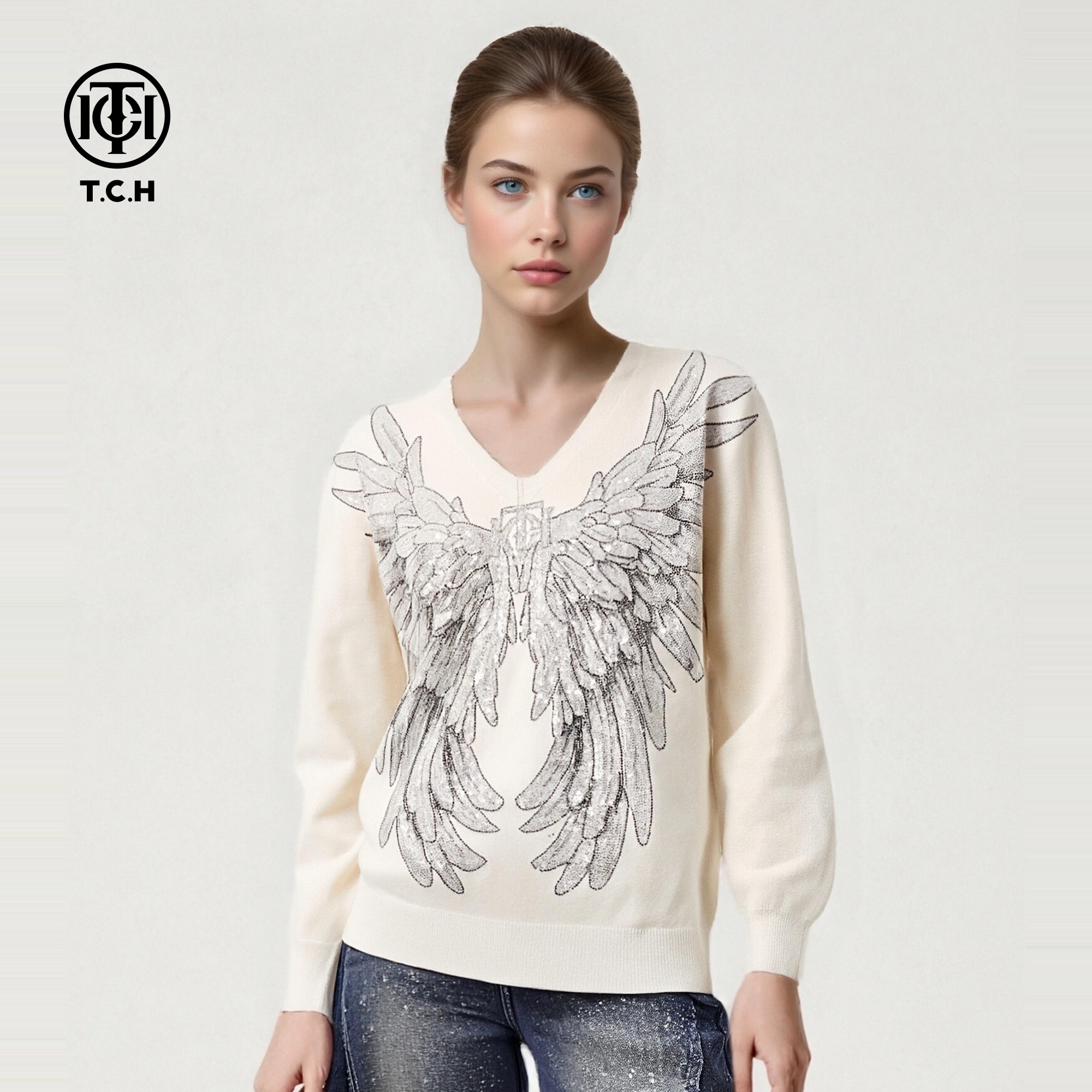 TCH冬季软糯亲肤大翅膀烫钻休闲百搭V领毛衣针织衫女T75D09E1230