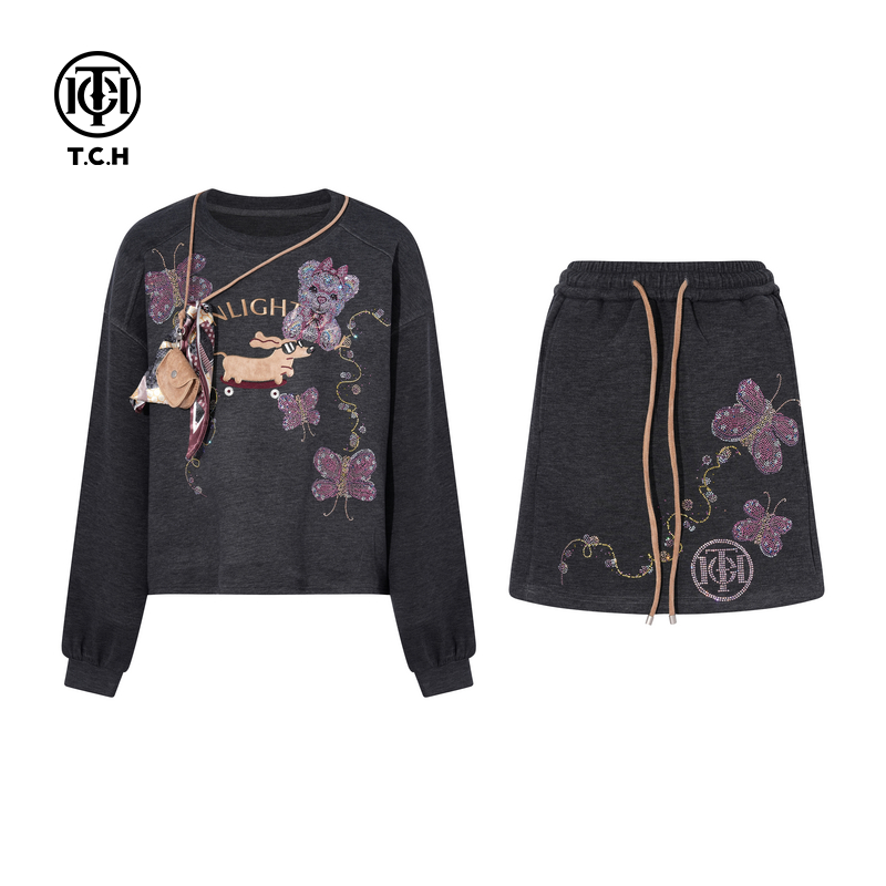 TCH私服烫钻2025秋季新款慵懒圆领卫衣短裙时尚套装女T75C07E1055