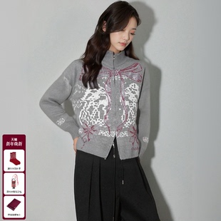 TCH秋冬款 女T75D43E1135 百搭蝴蝶结烫钻提花灰调立领拉链针织开衫