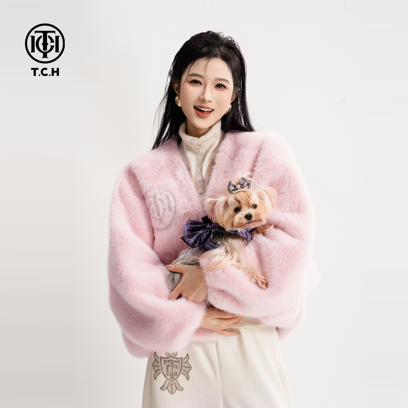 TCH轻奢烫钻早秋千金风百搭减龄V领小香风毛毛外套女T75D05E1001