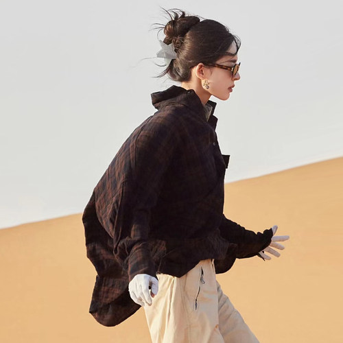 咖啡格纹水洗做旧宽松蝙蝠袖衬衫